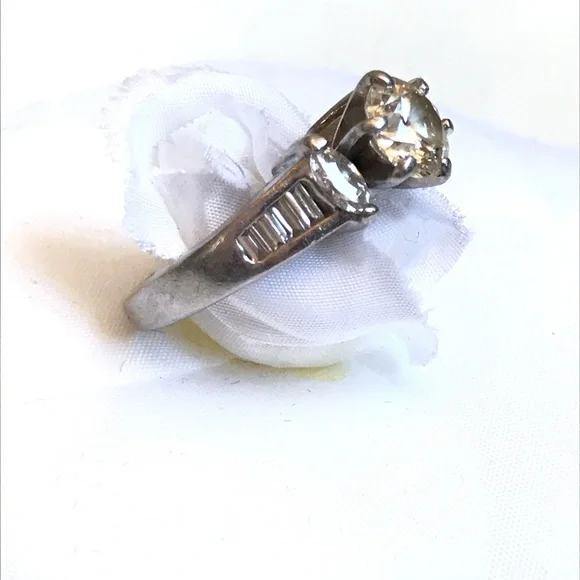 VINTAGE PLATINUM DIAMOND RING ROUND STONE MARQUISE - Picture 7 of 16